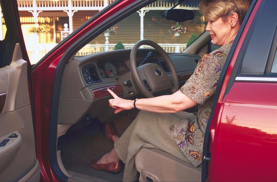  Mercury Grand Marquis 1998 года  (фото 43 из 79)